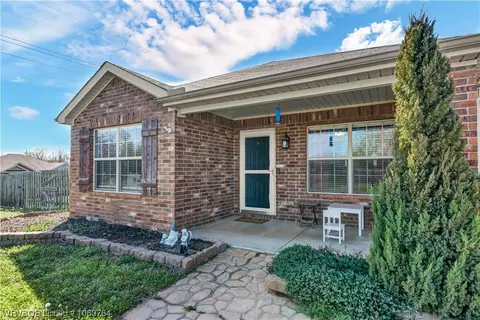 205 Colony Ct, Barling, AR 72923 photo 3