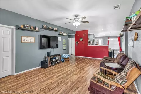 205 Colony Ct, Barling, AR 72923 photo 5