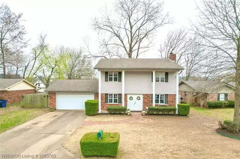 10006 Andover Pl, Fort Smith, AR 72903