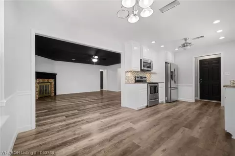 809 N St, Barling, AR 72923 photo 9