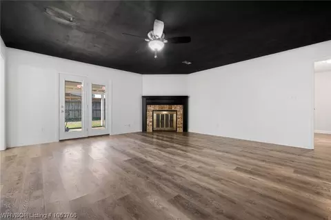 809 N St, Barling, AR 72923 photo 4