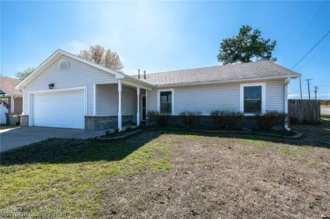 809 N St, Barling, AR 72923 photo 2