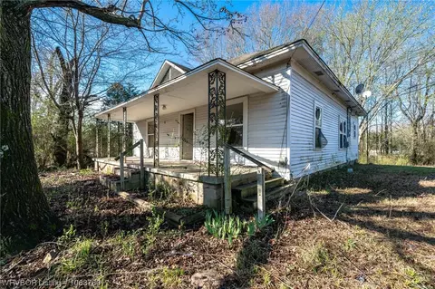 1525 W Collum Ln, Alma, AR 72921