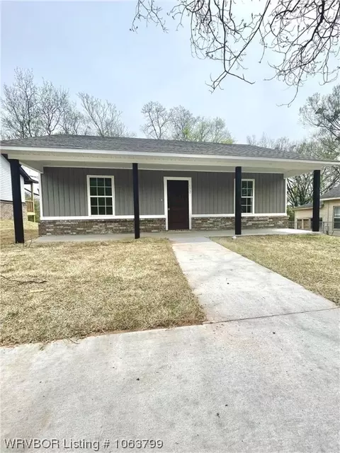 122 Henry St, Van Buren, AR 72956