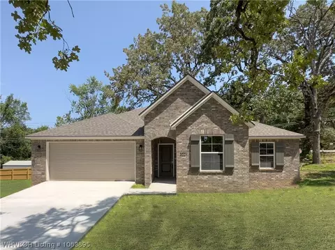 2021 Country Club Ave, Fort Smith, AR 72901