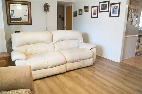 104 W Spring St, Ozark, AR 72949 photo 4