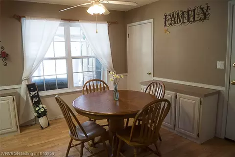 104 W Spring St, Ozark, AR 72949 photo 5