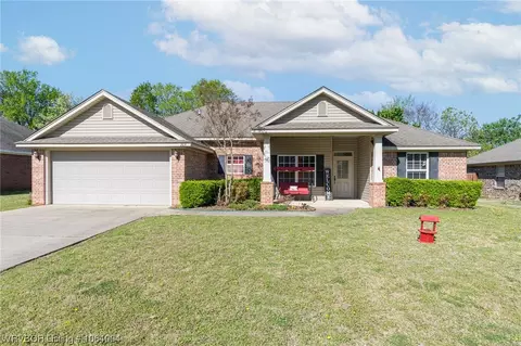 209 S 14th St, Lavaca, AR 72941