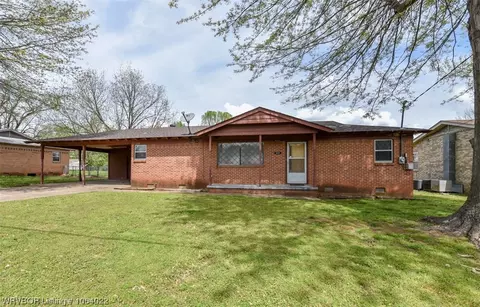 404 Seventh St, Charleston, AR 72933