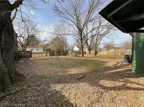 811 N 2nd St, Ozark, AR 72949 photo 7