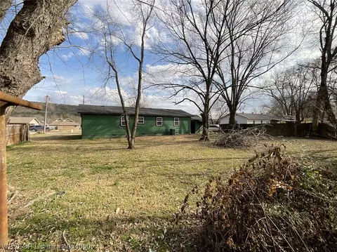 811 N 2nd St, Ozark, AR 72949 photo 5