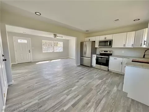 811 N 2nd St, Ozark, AR 72949 photo 9