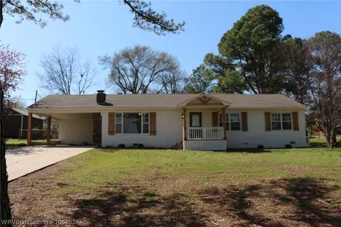 723 N 9th St, Van Buren, AR 72956