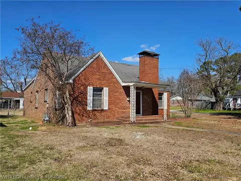 513 Chism St, Paris, AR 72855 photo 2