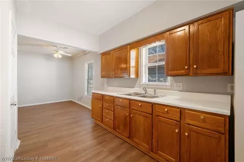 2220 28th St, Fort Smith, AR 72904 photo 6