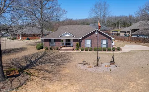 95 Laken Ln, Booneville, AR 72927