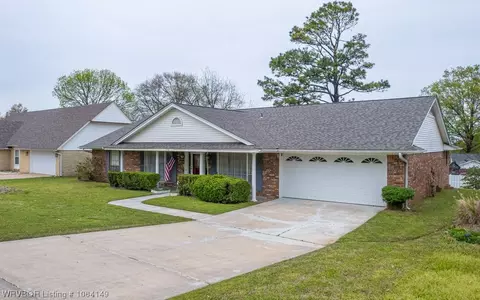 7615 Dover Pl, Fort Smith, AR 72903 photo 2