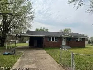 500 Lynn Ln, Muldrow, OK 74948