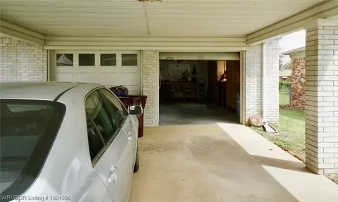 8223 Holly Ave, Fort Smith, AR 72908 photo 2