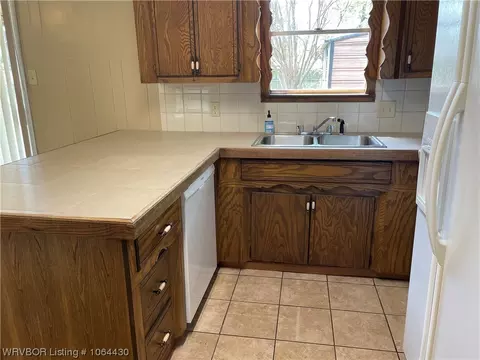 8224 Cypress Ave, Fort Smith, AR 72908 photo 3