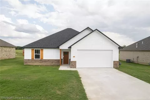 107 Countryside Way, Pocola, OK 74902
