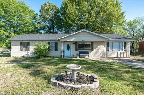 802 Angela Cir, Barling, AR 72923