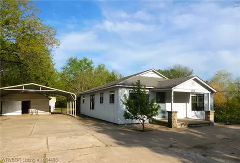 2700 N Albert Pike Ave, Fort Smith, AR 72904