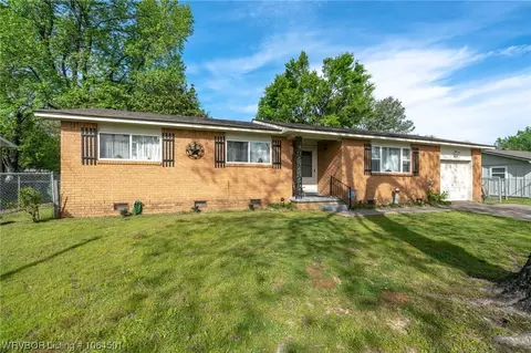 8206 Hermitage Dr, Fort Smith, AR 72908 photo 3