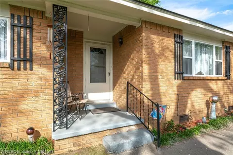 8206 Hermitage Dr, Fort Smith, AR 72908 photo 2