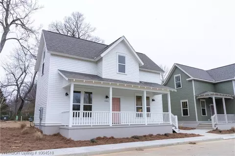 1056 S Beebalm St, Fayetteville, AR 72701