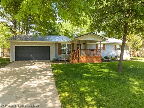 911 Lincoln St, Van Buren, AR 72956