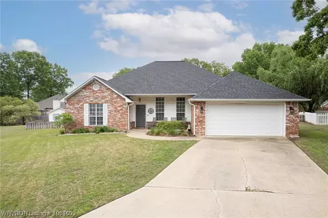 9805 Fenwick Ct, Fort Smith, AR 72908