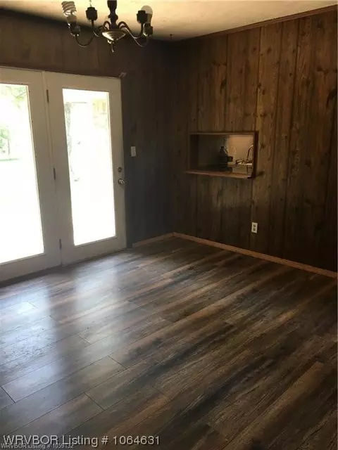 1301 6th St, Waldron, AR 72958 photo 5