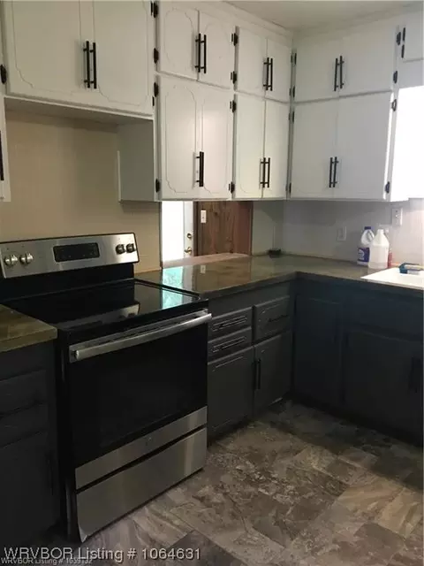 1301 6th St, Waldron, AR 72958 photo 7
