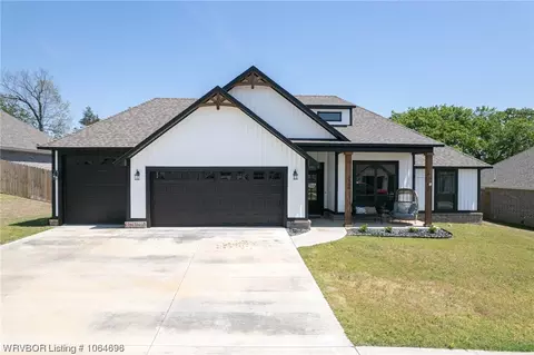 2506 Mimosa St, Van Buren, AR 72956