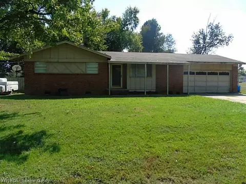 1407 H St, Barling, AR 72923 photo 1