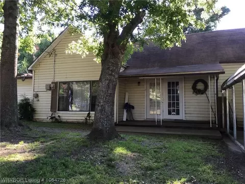 111 Mcconnell Ave, Bonanza, AR 72916
