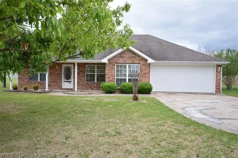 660 W Badger Lee Rd, Sallisaw, OK 74955