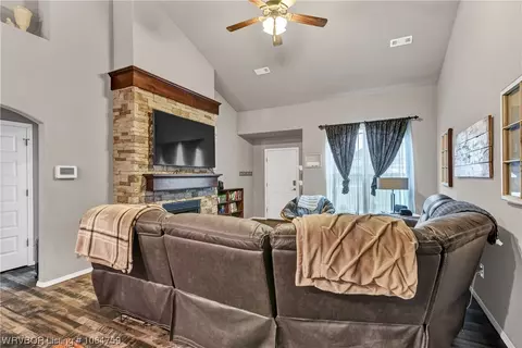 2307 Crestview Ln, Barling, AR 72923 photo 5