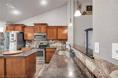 2307 Crestview Ln, Barling, AR 72923 photo 6