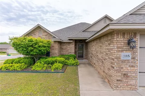 305 Copsey Dr, Van Buren, AR 72956