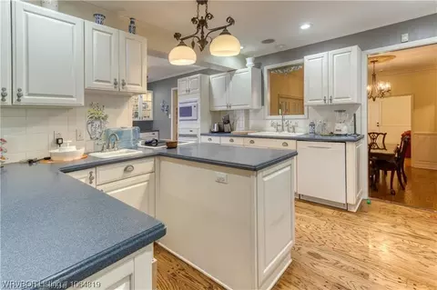 Kitchen - 3327 Crowe Hill Cir, Fort Smith, AR 72903 photo 1 of 4