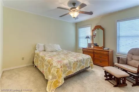 Bedroom - 3327 Crowe Hill Cir, Fort Smith, AR 72903 photo 4 of 6