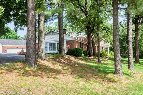 Exterior - 3327 Crowe Hill Cir, Fort Smith, AR 72903 photo 6 of 17