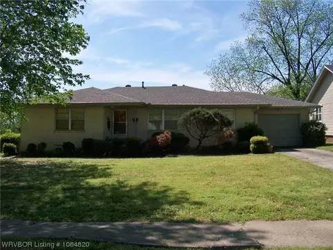 203 N 15 1411 Cedar St, Van Buren, AR 72956