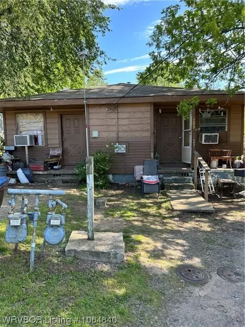 300-302 304-306-308-310 Franklin St, Van Buren, AR 72956