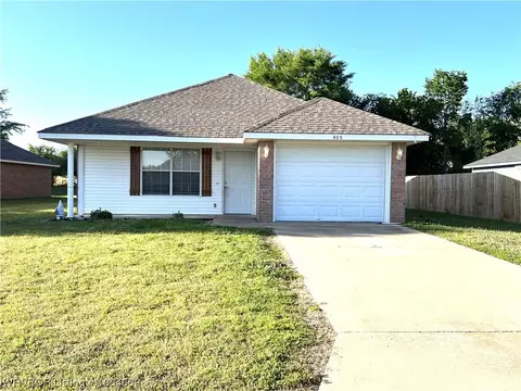 503 Cherokee Rose Rd, Muldrow, OK 74948