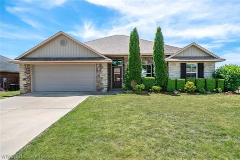 1229 Big Oak Dr, Alma, AR 72921