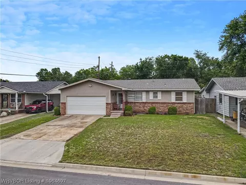 4813 S 18th Ter, Fort Smith, AR 72901
