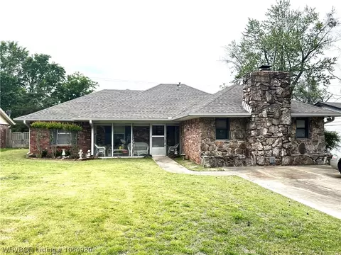 3208 S 92nd St, Fort Smith, AR 72903